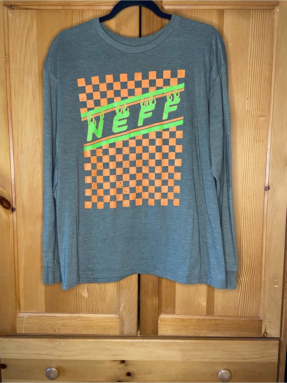 Neff Long Sleeve t-shirt
